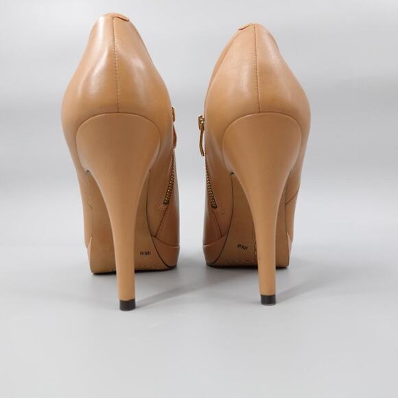 Vince Camuto Elvin Bootie Ankle Boot 10 M Caramel Gold Tone Zip Edgy Pump - Picture 9 of 16